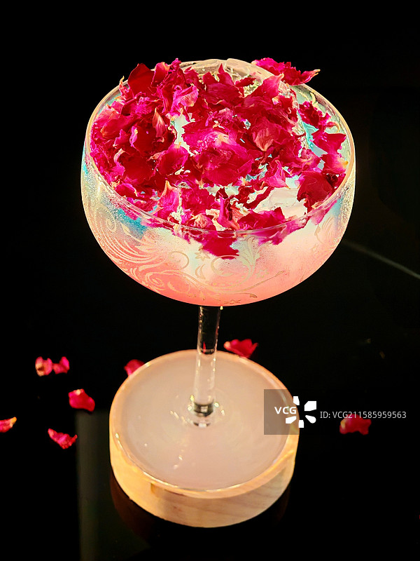 玫瑰花鸡尾酒特调调酒图片素材