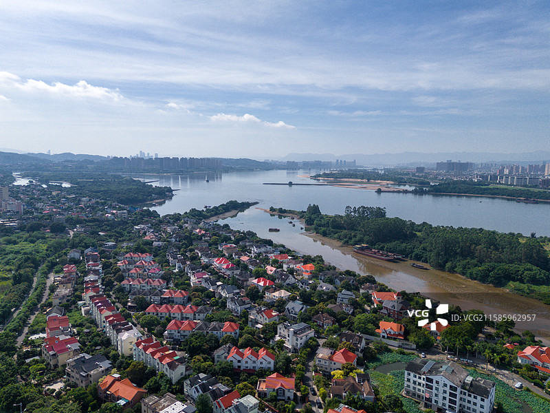 福建福州闽侯县城市河畔的美丽住宅区图片素材