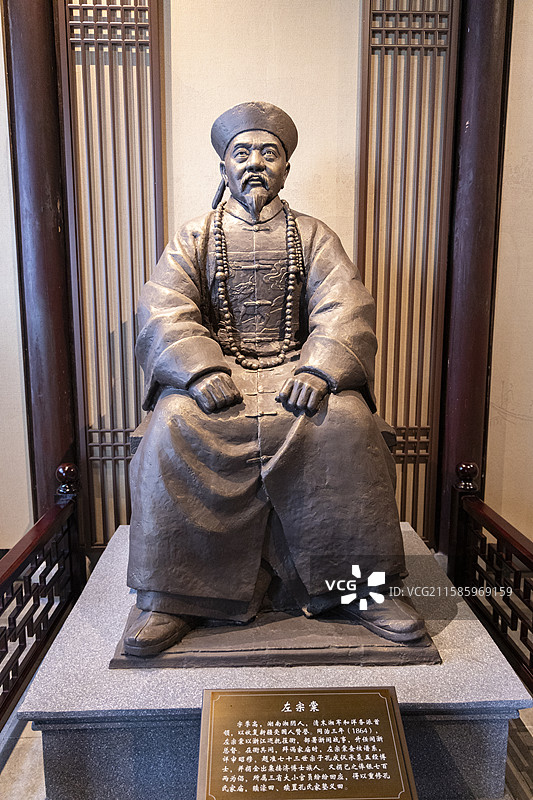 晚清名臣左宗棠雕像图片素材