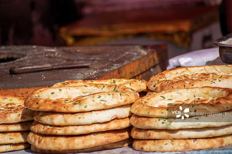 新疆伊犁特克斯、八卦城、烤馕、馕、馕饼图片素材
