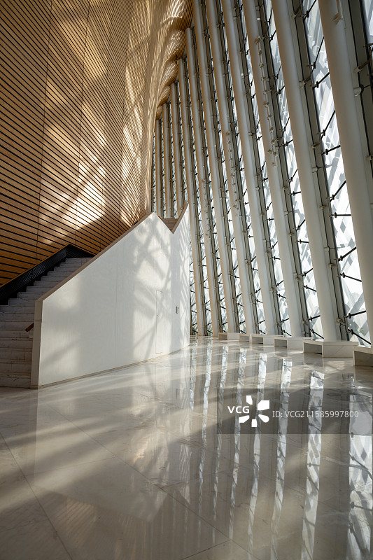 福建福州海峡艺术中心现代建筑的光影之美图片素材