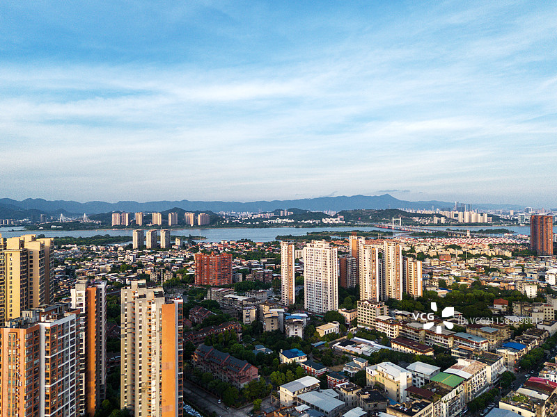福建福州闽侯县上街镇城市天际线图片素材