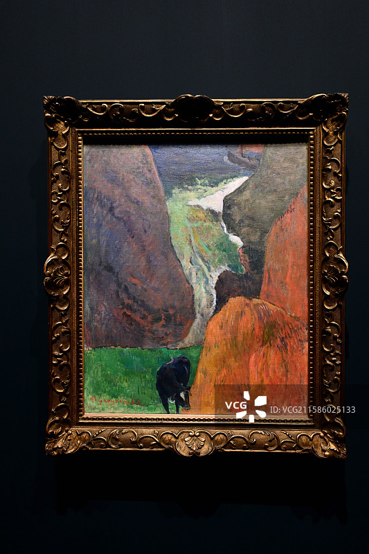 《海景与牛》，保罗·高更 ，1888年，布面油画，巴黎奥赛博物馆的艺术瑰宝，浦东美术馆图片素材