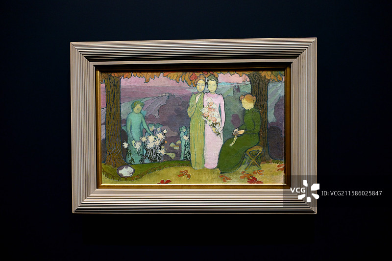 《十月的傍晚［用于少女卧室的装饰板］》 莫里斯•德尼  1891年 布面油画，艺术瑰宝，浦东美术馆图片素材