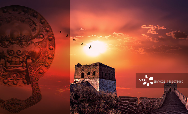 鎏金狮头门环剪影与长城烽火台图片素材