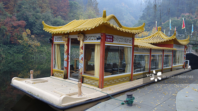 湖北省十堰市丹江口市武当山：逍遥谷游船图片素材