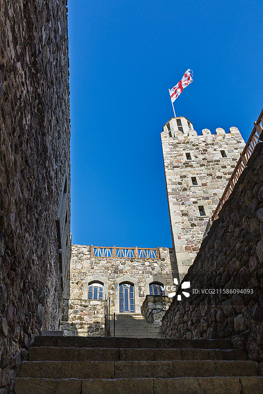 格鲁吉亚阿哈尔齐赫（拉巴蒂）城堡，蓝天映衬下的历史建筑洛姆西亚城堡俯视图图片素材