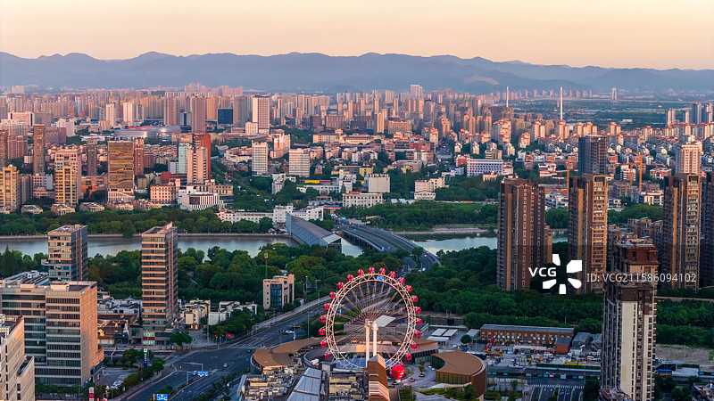 宁波万象城摩天轮清晨航拍大景图片素材