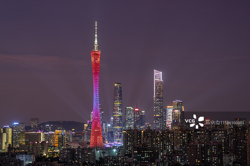 中国广州塔和珠江新城CBD城市天际线夜景风光图片素材