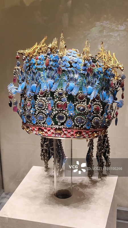 中国国家博物馆九龙九凤冠图片素材