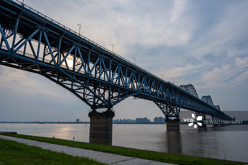 九江，浔阳江头夜送客，江州琵琶亭上望江关图片素材