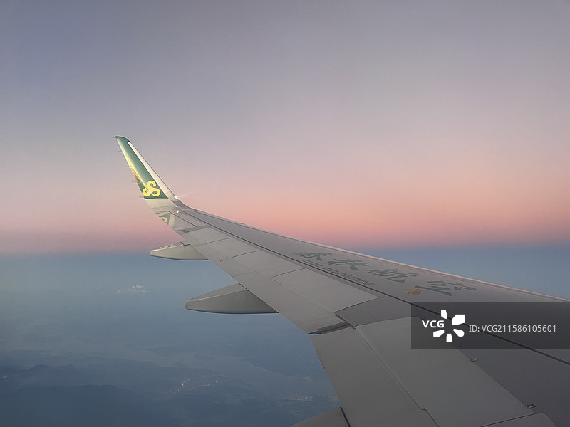 傍晚飞机视野图片素材
