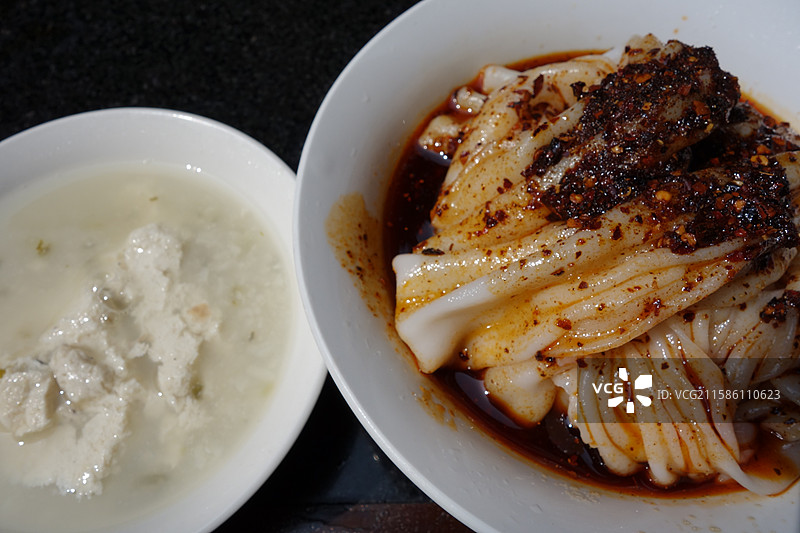 陕西省陕南汉中市城固县柳林镇美食热面皮菜豆腐图片素材