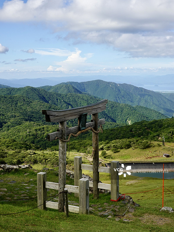 びわ湖バレイ山间鸟居图片素材