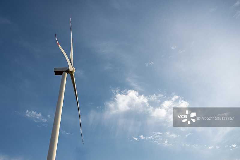 黑龙江佳木斯桦南县共和湖风景区风力发电机图片素材