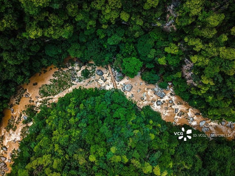 航拍湖北十堰郧西县五龙河景区秦岭山脉峡谷图片素材