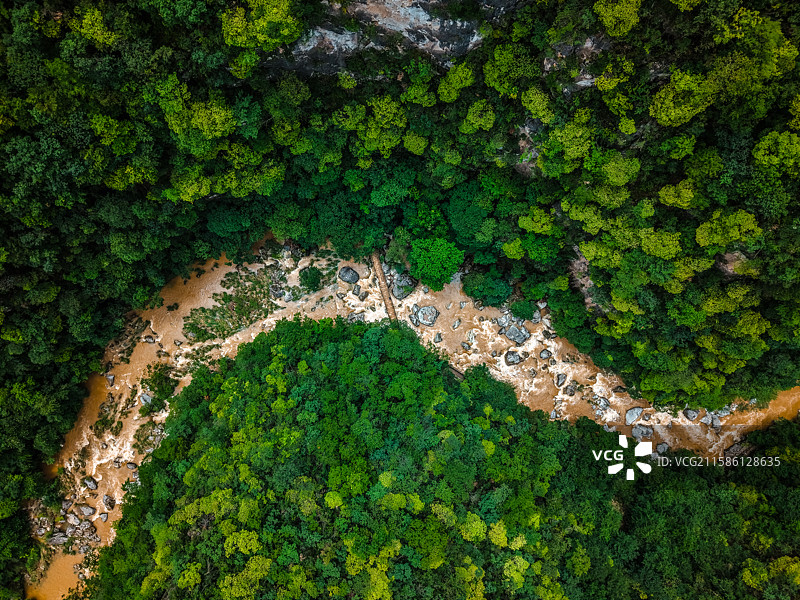 航拍湖北十堰郧西县五龙河景区秦岭山脉峡谷图片素材