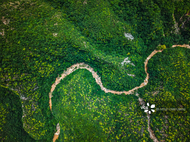 航拍湖北十堰郧西县五龙河景区秦岭山脉峡谷图片素材