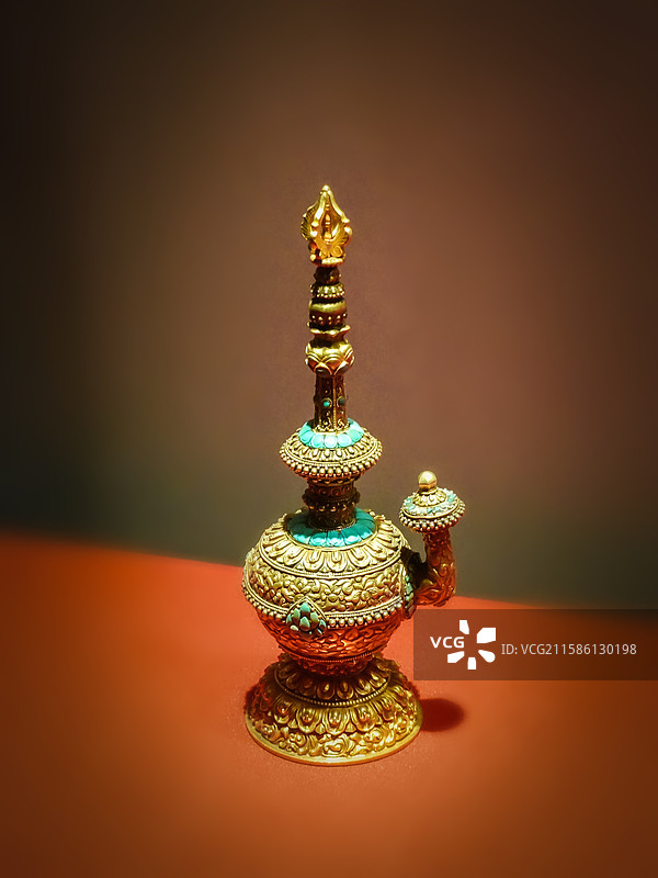 金錾花嵌松石军持，北京故宫珍宝馆藏图片素材