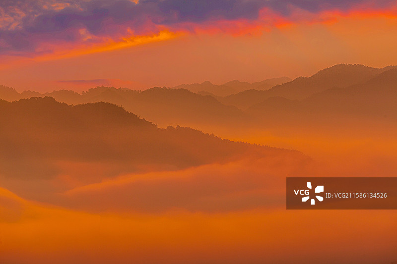 长宁双河镇日出云海山间云雾缭绕美景图片素材