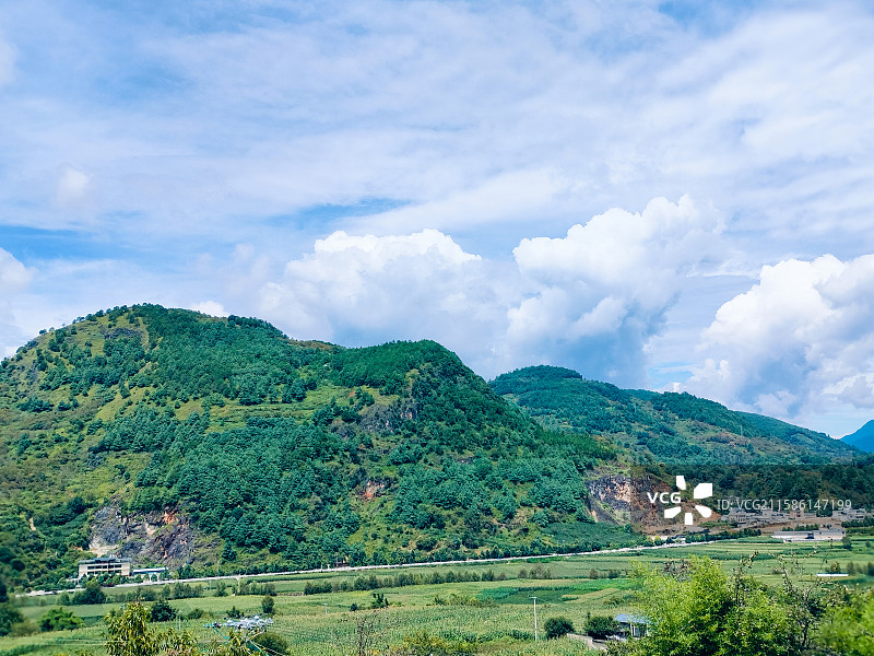云龙槽涧坝子风光，阿昌族广场图片素材