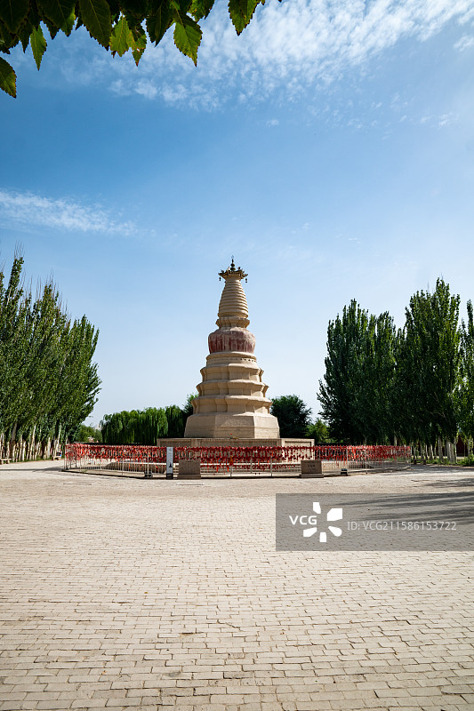 中国敦煌市白马塔公园图片素材