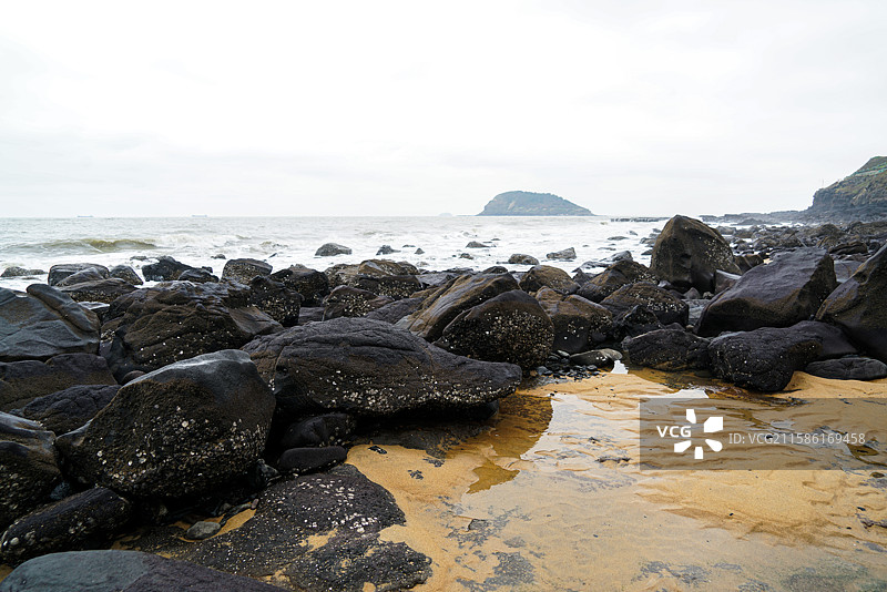 福建漳州滨海火山国家地质公园的火山岩图片素材