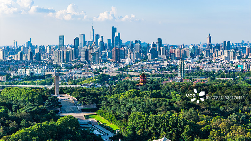 南京雨花台风景区城市天际线古今同框图片素材