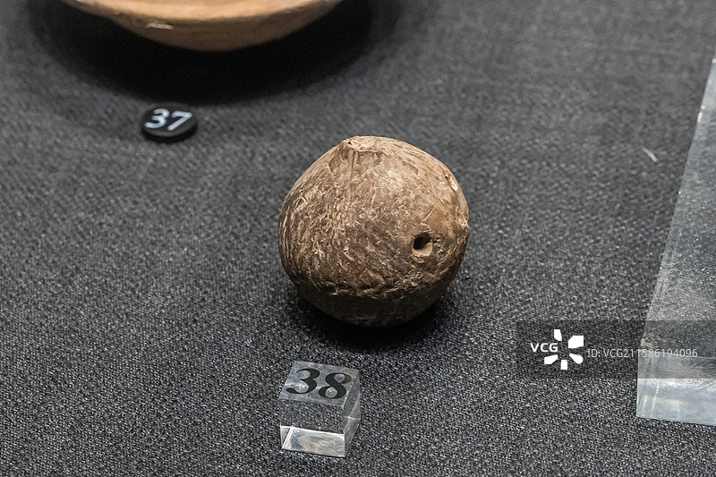 陕西历史博物馆陶埙新石器时代西安市临潼区姜寨遗址出土图片素材