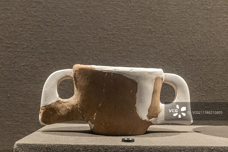陕西历史博物馆双耳陶杯商代咸阳市武功县尚家坡遗址出土图片素材