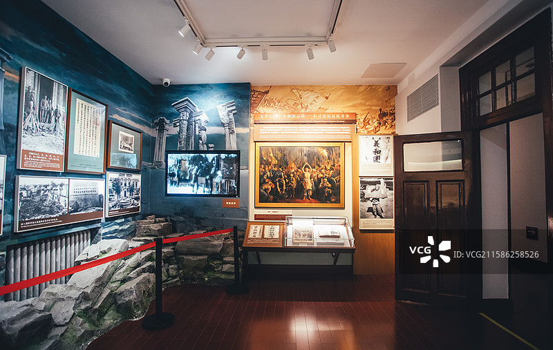 北京大学红楼(中国共产党早期北京革命活动纪念馆)建筑外观与室内展厅布置图片素材