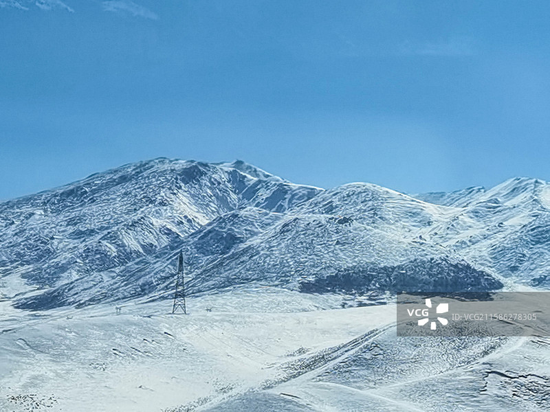 深秋初冬时节青海日月山倒淌河沿途雪山风光图片素材