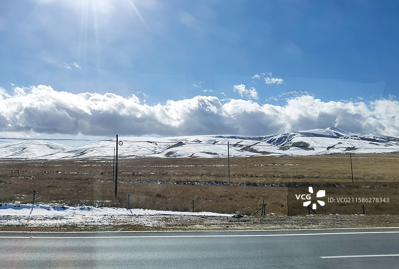 深秋初冬时节青海日月山倒淌河沿途雪山风光图片素材