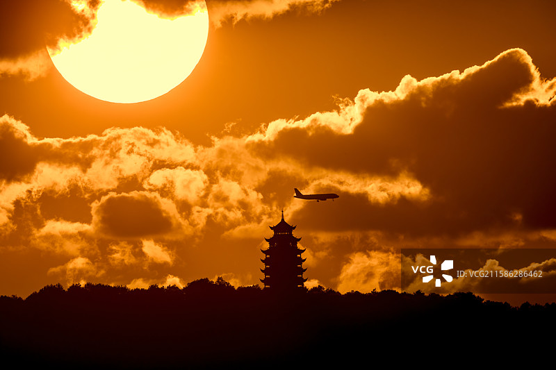 重庆铁山坪云外楼落日,图片素材