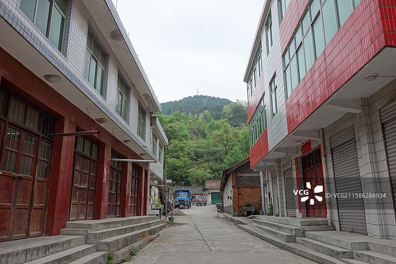 陕西省陕南汉中市略阳县接官亭镇街景民居图片素材