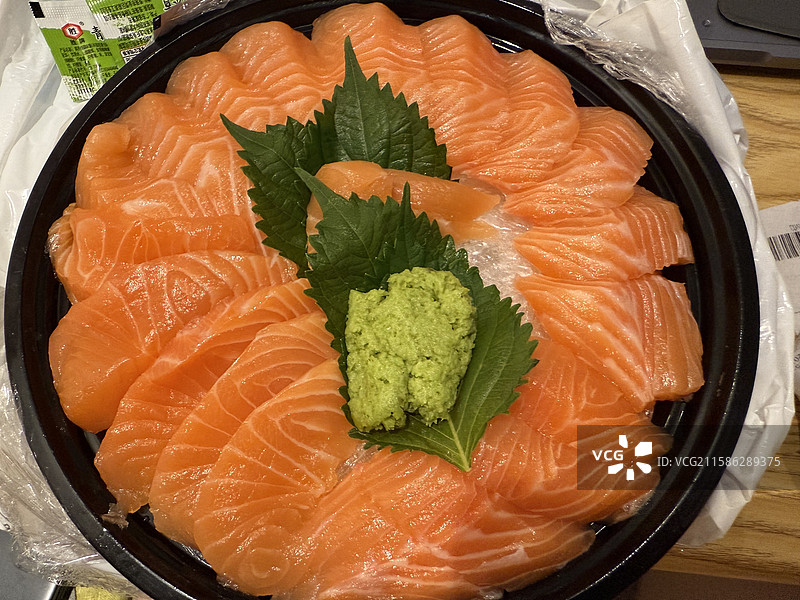 三文鱼刺身拼盘图片素材