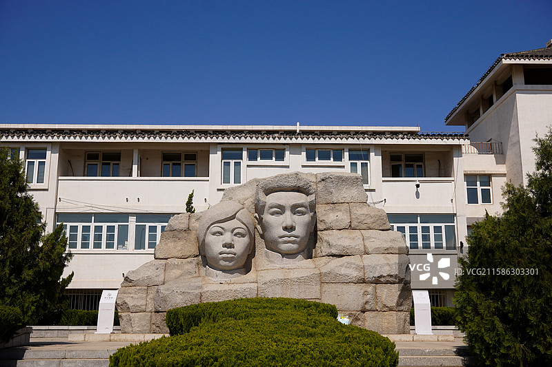 周邓纪念馆的春日樱花图片素材