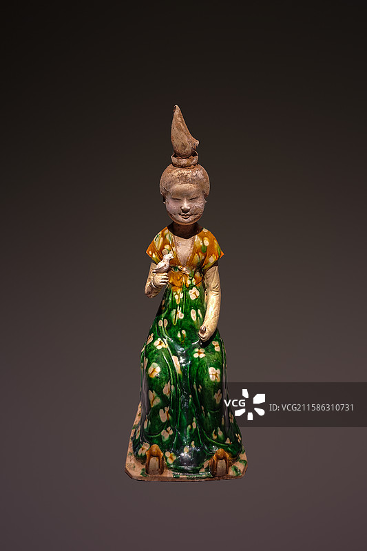 三彩女俑，中国，唐，8世纪，日本东京国立博物馆藏图片素材