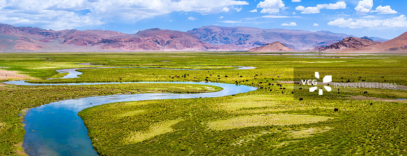天上阿里——狮泉河图片素材