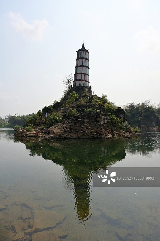 左江斜塔图片素材