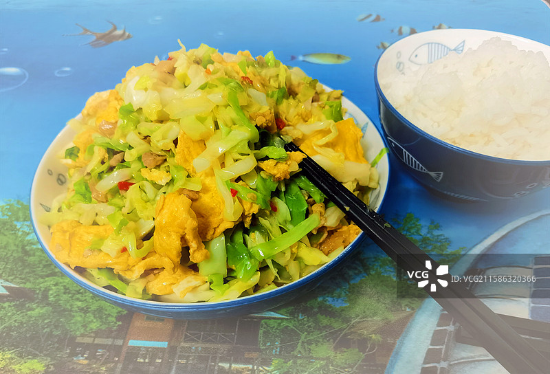 家常菜-手撕包菜炒蛋图片素材