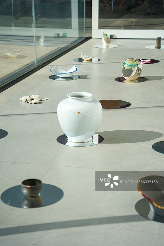 日本石川金泽21世纪美术馆手工艺术品陶瓷图片素材