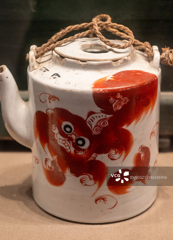 抗战时期陈毅使用的茶壶图片素材