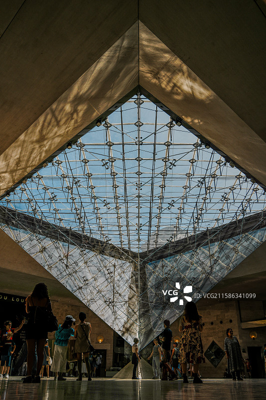 卢浮宫倒金字塔图片素材