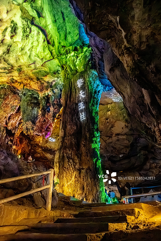 玉华洞 黄泥洞擎天玉柱 福建三明将乐县玉华古洞风景名胜 喀斯特地貌溶洞图片素材