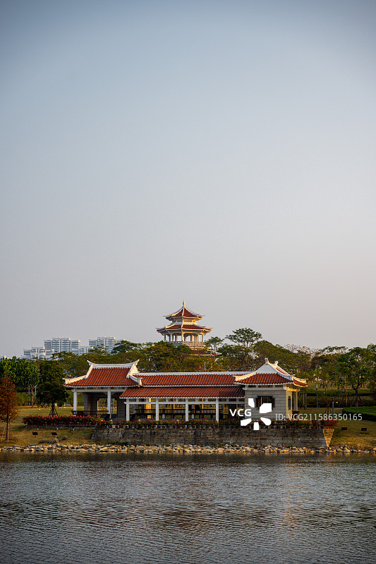 福建厦门马銮湾公园湖畔古建筑风光图片素材