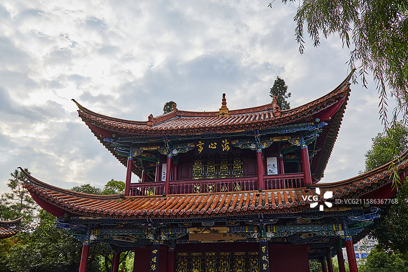 昆明翠湖公园海心亭夏季风光图片素材