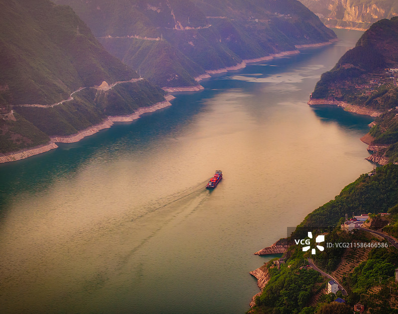 航拍宜昌秭归长江三峡风景区西陵峡风景图片素材