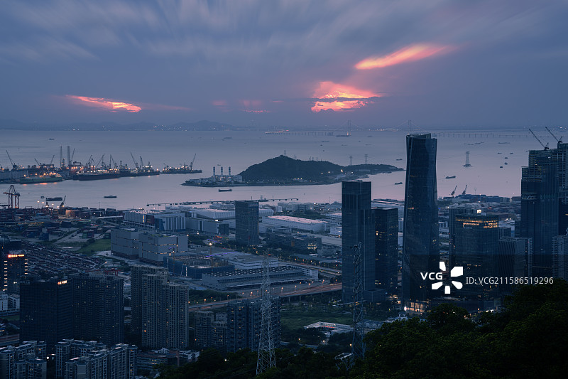 中国广东深圳前海大铲湾，妈湾片区都市风光图片素材