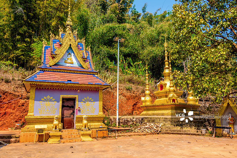 中国云南普洱澜沧县景迈山糯干古寨糯岗佛寺图片素材